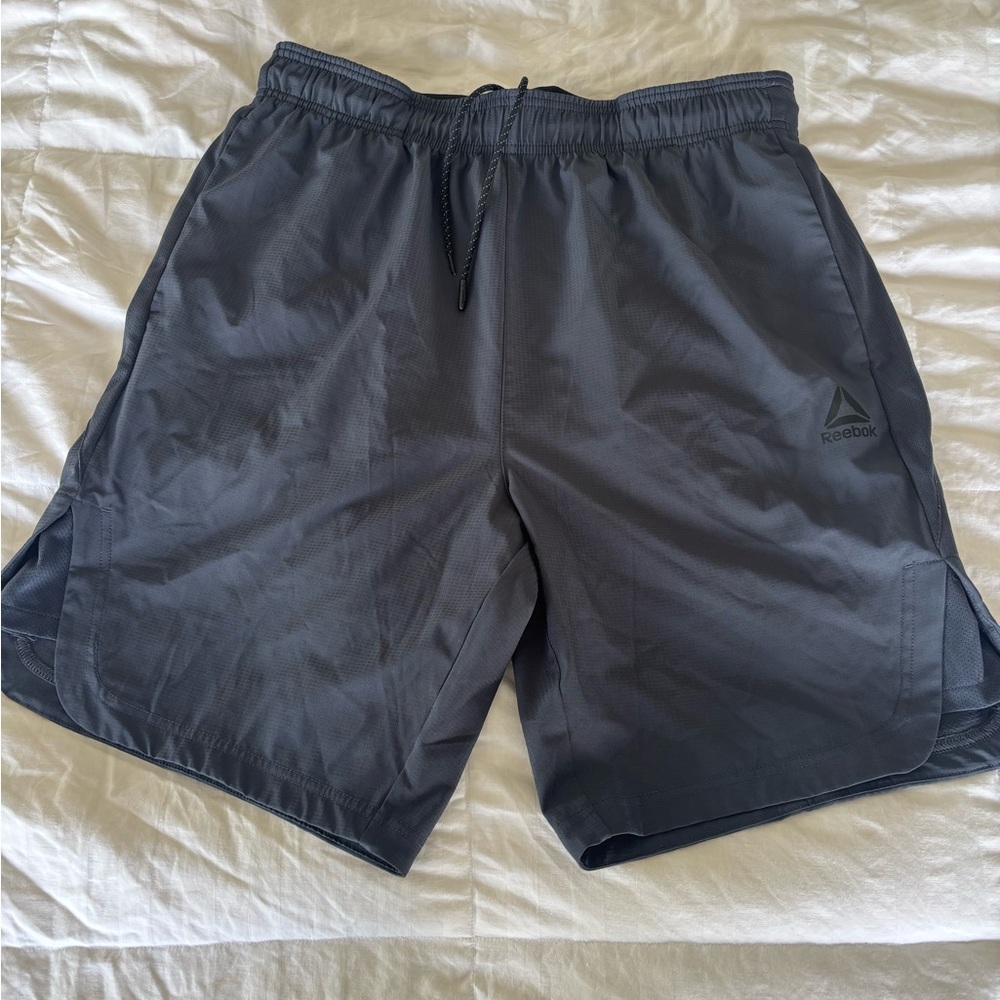 Men’s large Reebok gym athletic Shorts grey
